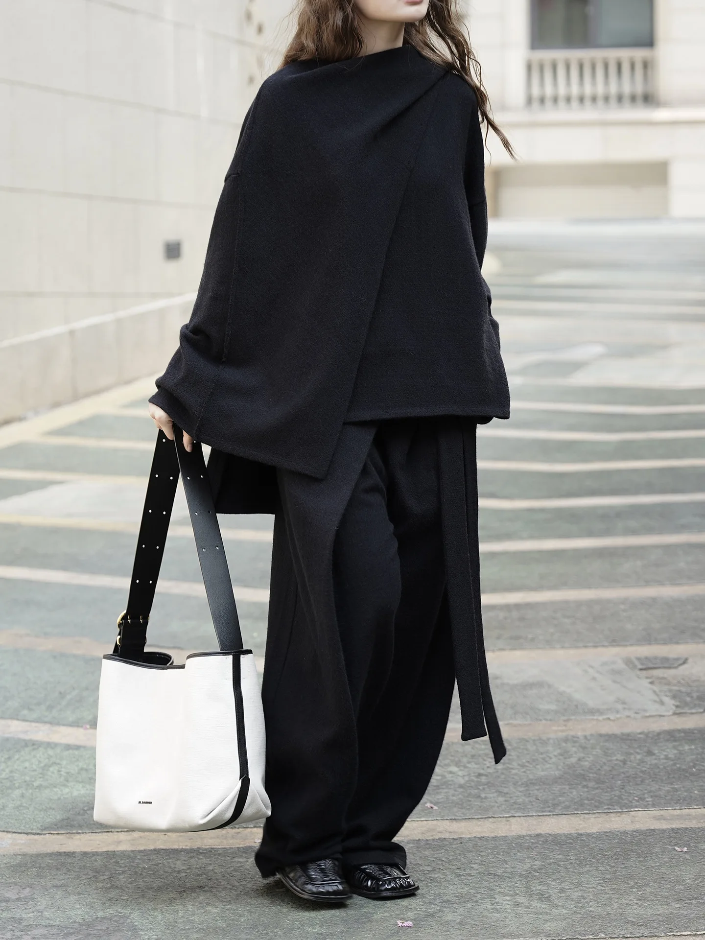 Fashionable light and mature style with slanted placket and tied Western pants, loose and trendy pants for women