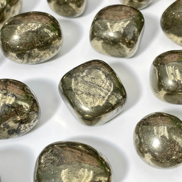 アラゴナイト 置物 球体と不規則形状 アラゴナイト 置物 球体と不規則形状 S115404948 - 置物安い 価格