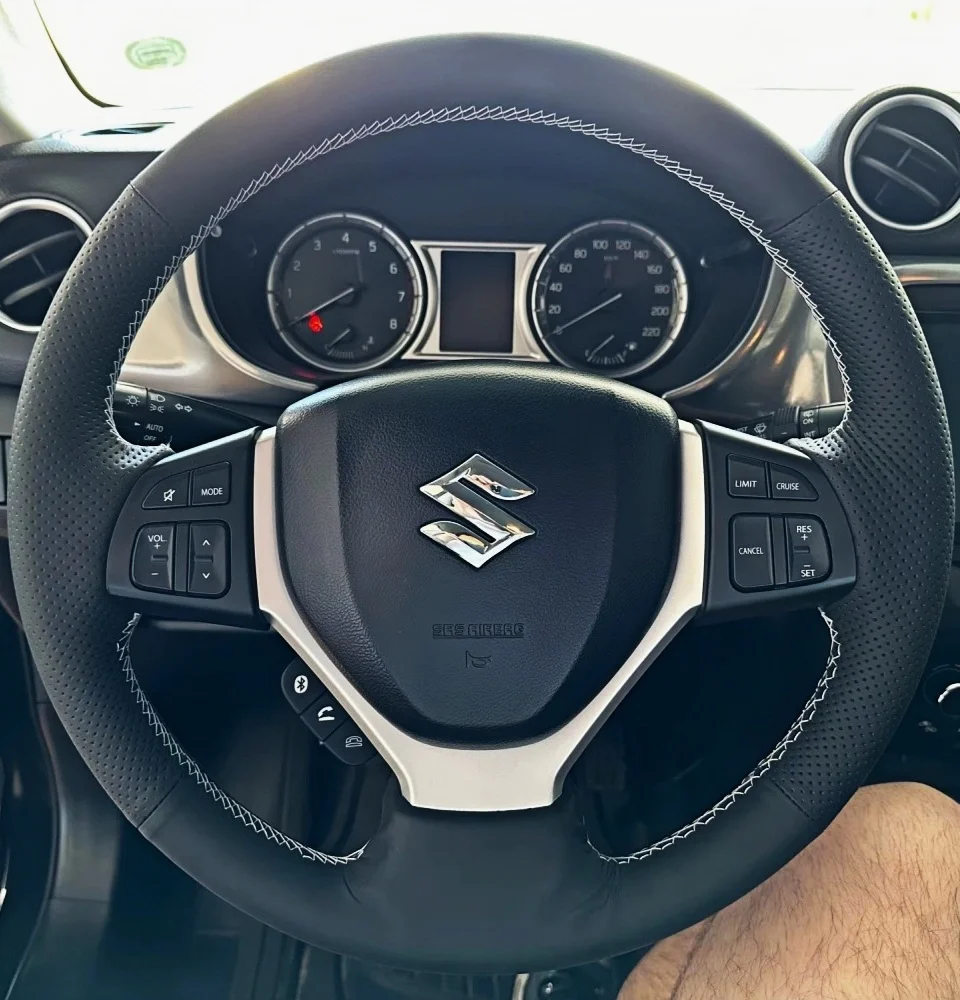 Anpassung Handnähen Mikrofaser Leder Auto Lenkradbezug für Suzuki Vitara 2019 Escudo LY 4. Generation 2018 2017 2016 – Detail 1