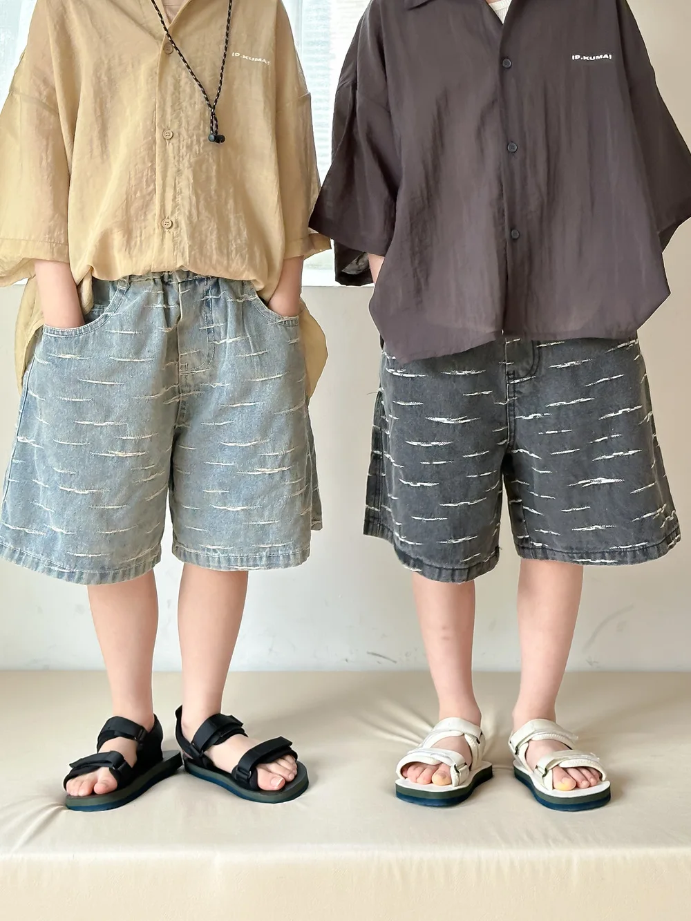 

2024 Summer New Children Loose Denim Shorts Toddler Girls Wave Striped Casual Shorts Boys Versatile Jeans Kids Middle Pants