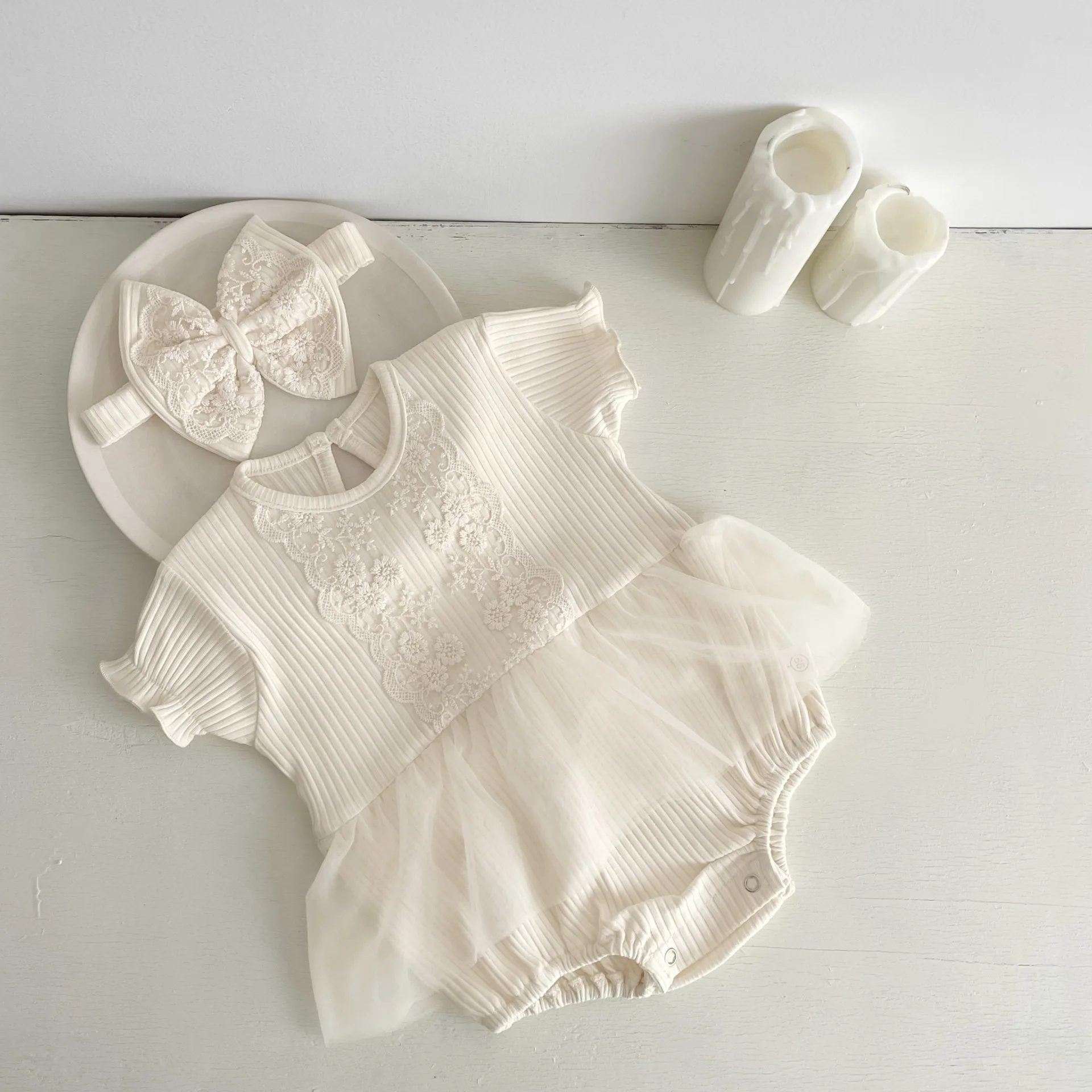 

2023 Summer New Baby Girl Short Sleeve Lace Flower Bodysuit + Bow Headband Toddler Princess Jumpsuit With Mesh Infant Clothes