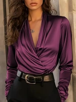 חולצת נשים מודרנית ומקצועית בעיצוב V-Neck מבד סאטן איכותי לסתיו 2