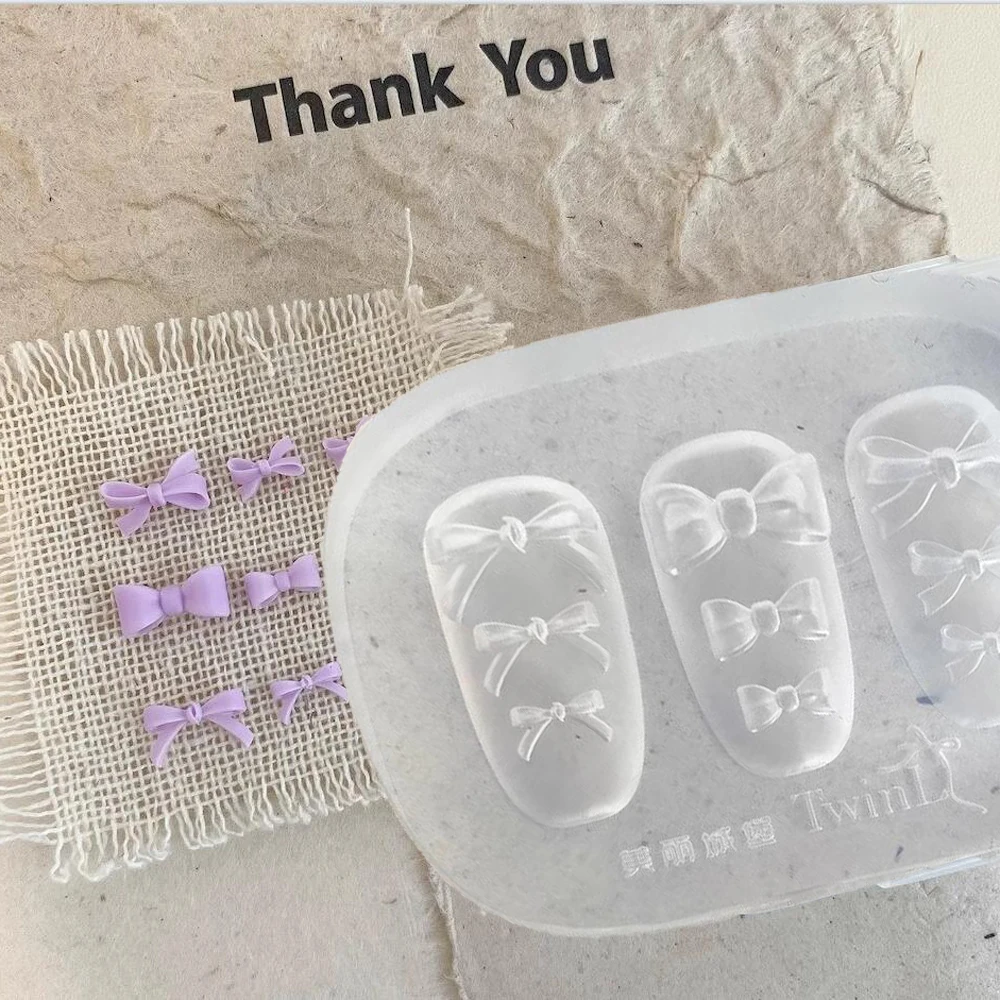1개 소형 사이즈 귀여운 나비넥타이 네일 몰드 아름다운 리본 3D 조각 네일 몰드 조각 템플릿 DIY 매니큐어 장식 도구