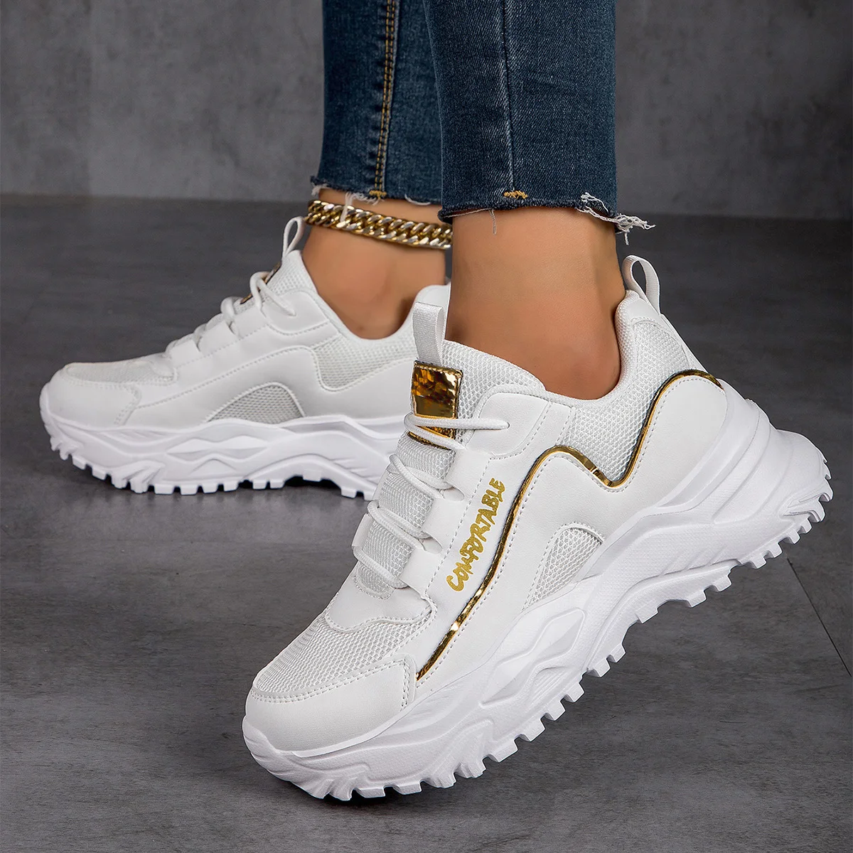 

New Cool Black Gold Women Running Shoes Height Increasing Outdoor Street Walking Sneakers Girl Trendy Sport Jogging Shoes