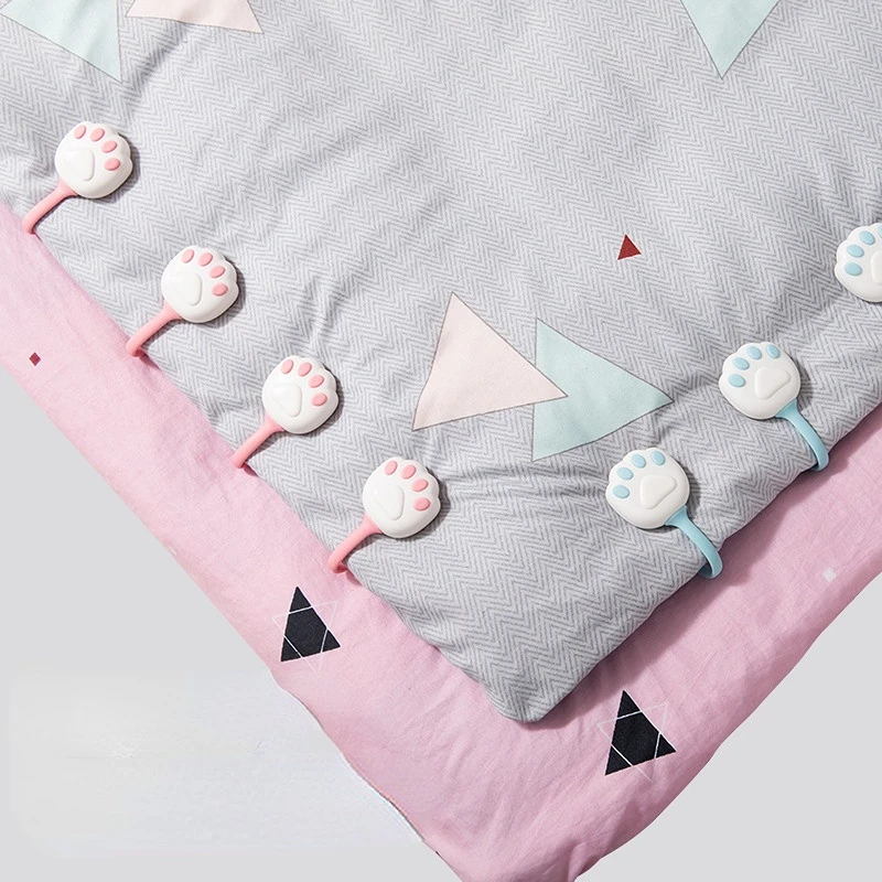 

4PC Bedsheet Retainer Duvet Clip Run-proof Non-slip Duvet Button Quilts Quilts Cover No Trace Non-slip Clip Household Small Tool