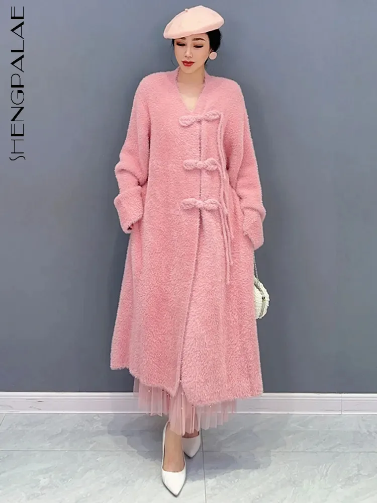 

SHENGPALAE Korean Fashion Women Plush Trench Autumn 2024 New V-neck Frog Solid Color Thicken Temperament Windbreaker Coat 5R6893