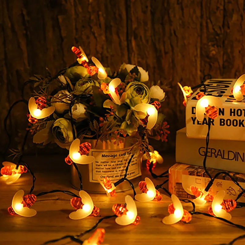 Рисунок 6 - Светодиодная гирлянда с изображением сот и патио