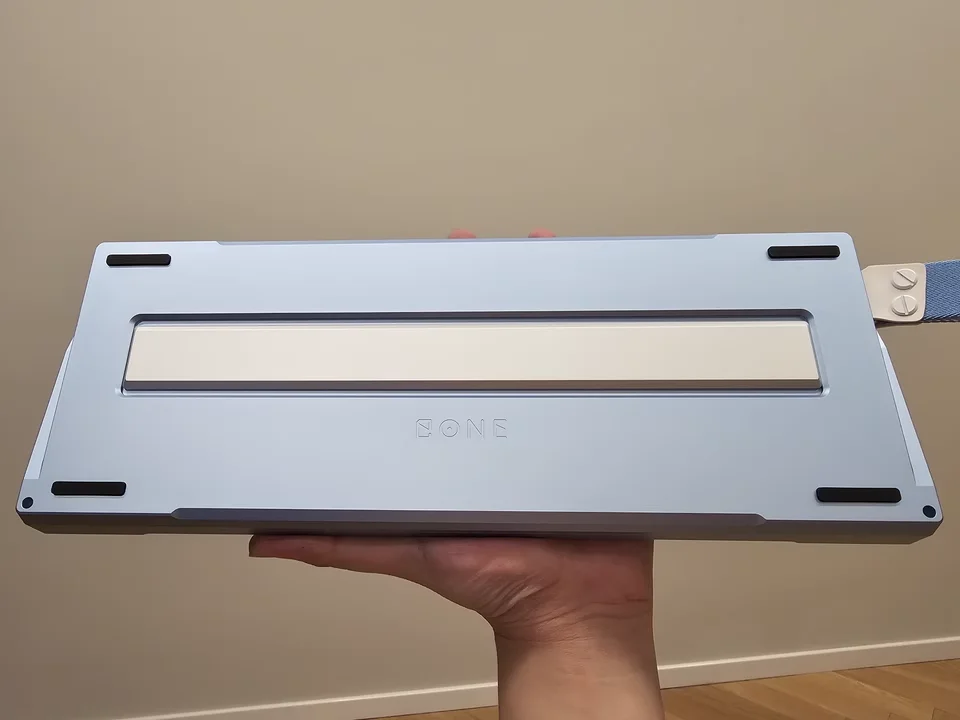 アルミ合金目的 Bone80 メカニカルキーボードケースカスタム磁気