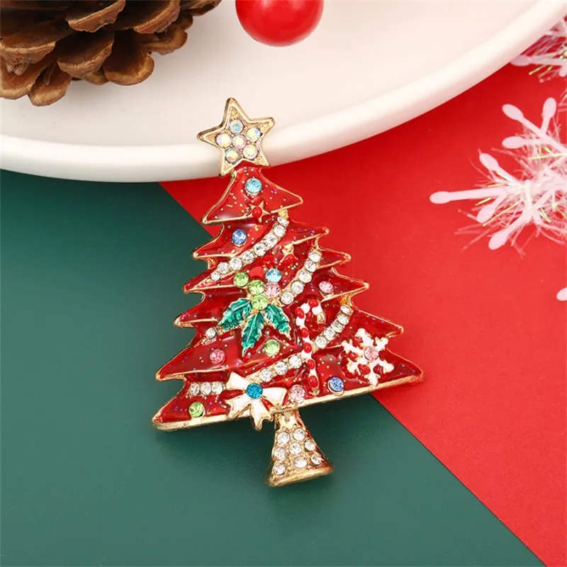 Discovering A New Christmas Brooch with Enamel Inlaid Diamonds, Autumn and Winter Sweater Set Accessories, Creative Interesting