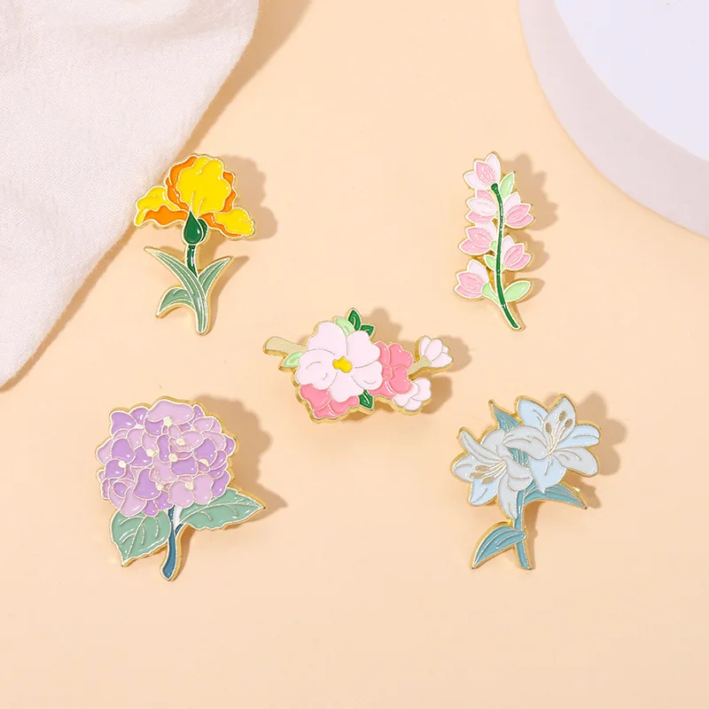 Dropship Elegant Crystal Blooming Rose Flower Brooch Lapel Pin