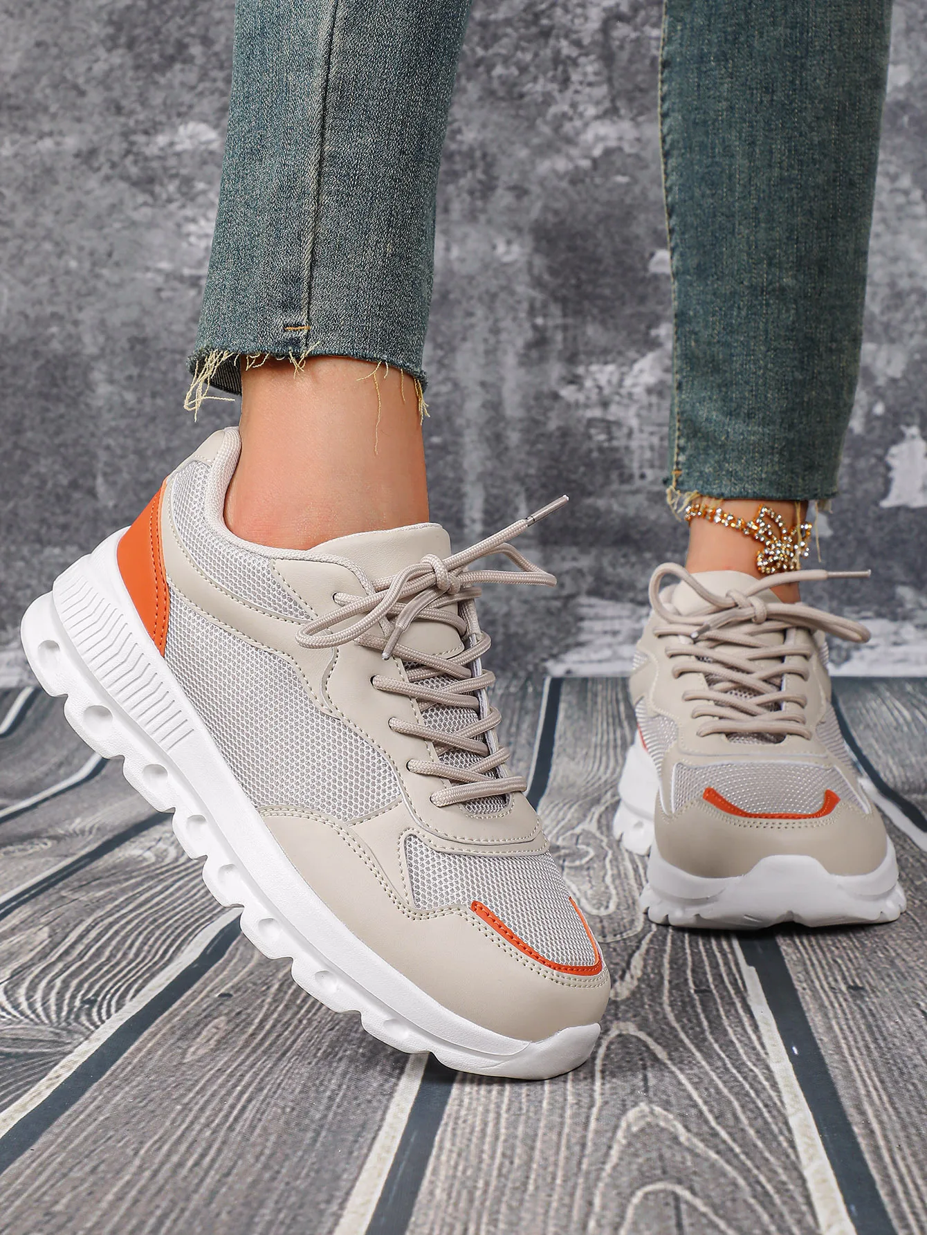 VEAMORS Mesh Running Shoes - Lifestyle Image 15