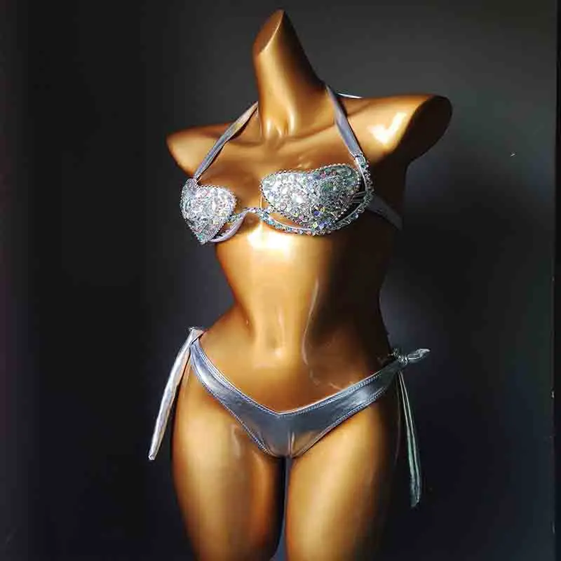 2023 New Hot Diamond Bikini Swimwear Heart Shaped High Waist Lace Up Split Three Point Swimwear Night Club Performance Dress