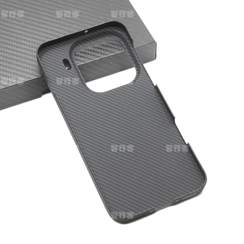 Ultralight Aramid Fiber Protective Phone Case in Sleek Black