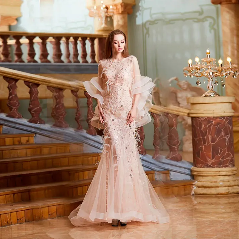 

Новое дизайнерское вечернее платье-русалка, платье для выпускного вечера, фатиновое платье с оборками и блестками, с аппликацией и перьями, выполненное на заказ, платье со шлейфом