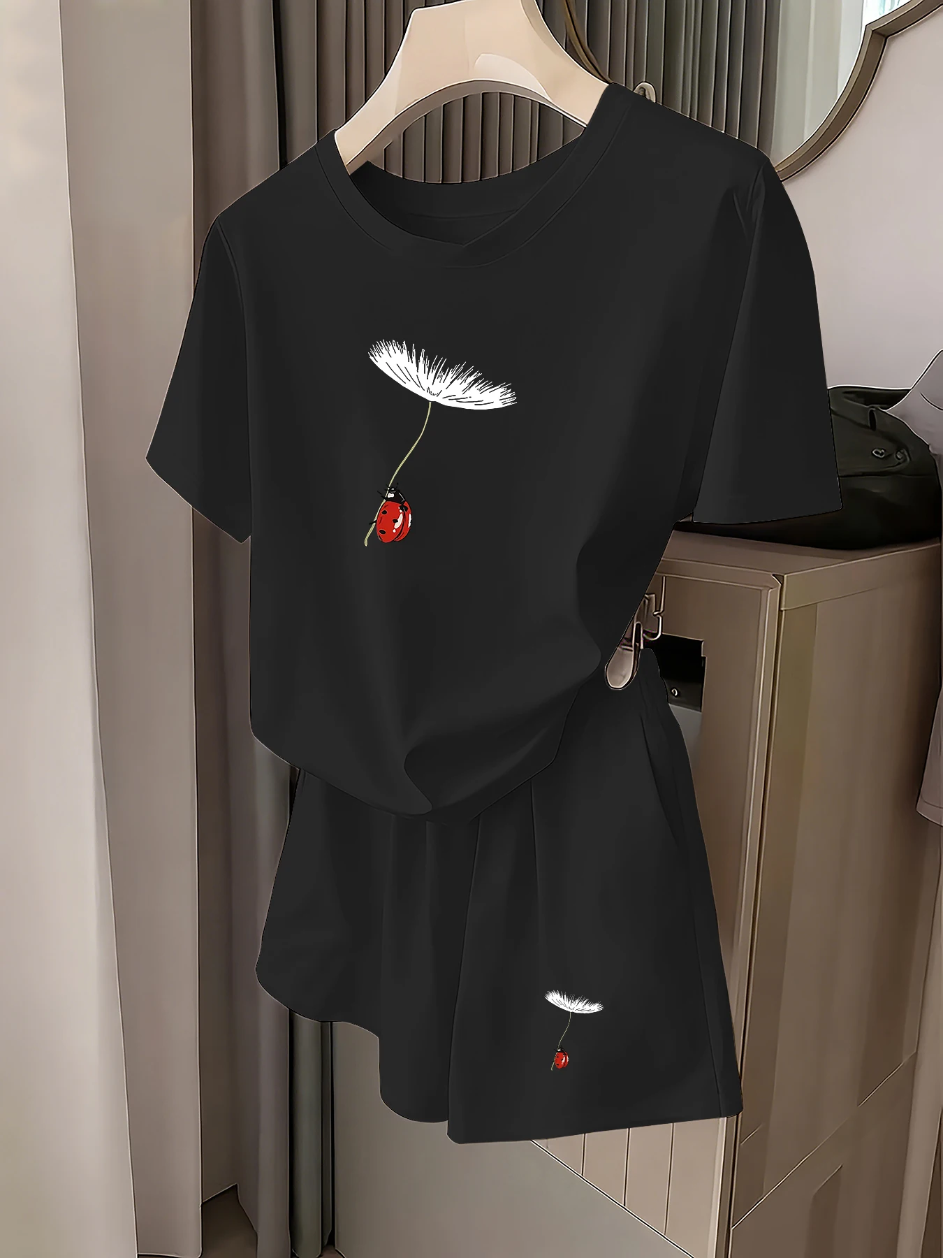 Women's Casual Outfit, a Trendy Must-Have, Summer Gentle Healing Style Dandelion and Ladybug Print Set, Comfortable and Skin-Friendly Outfit for Dates and Commuting, Women's Clothing 4