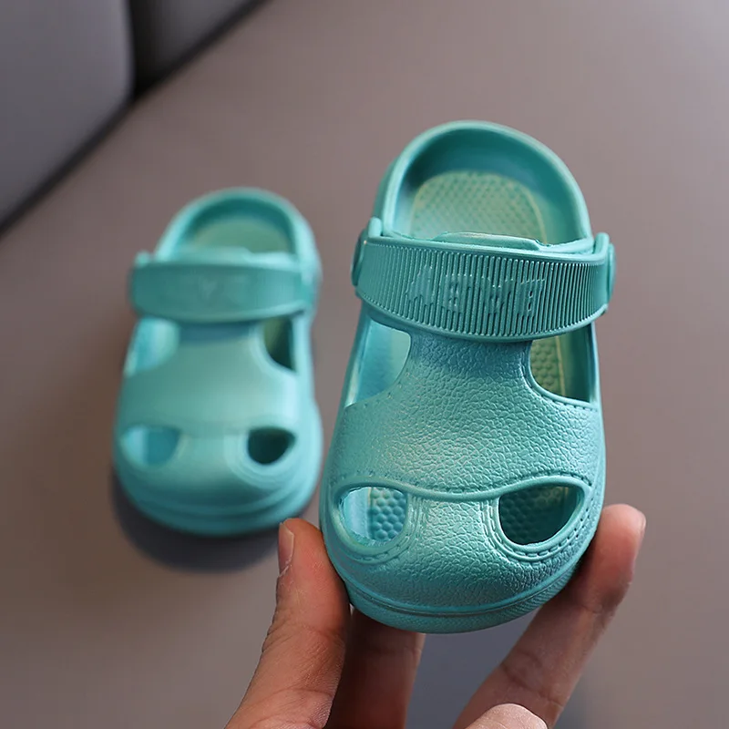 New Baby Hole Shoes 2022 Summer Children Nice Non -slip Soft Floor Boys Girl Beach Sandals Summer Hole Shoes 1-5 Years