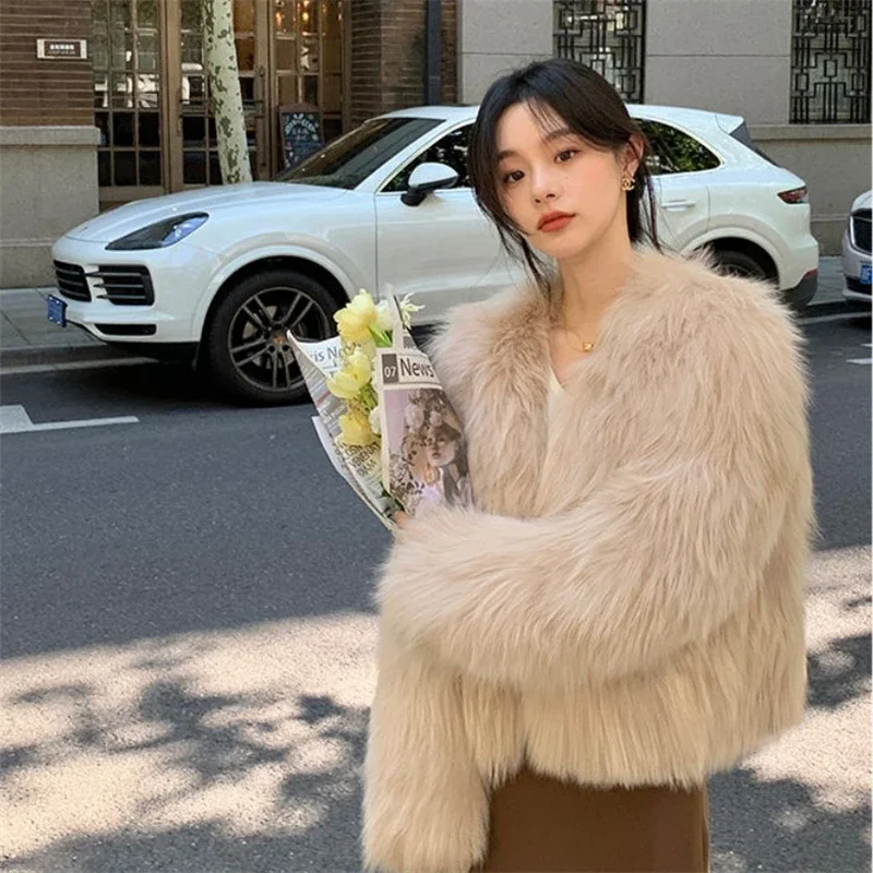 Autumn Winter Fashion Faux Fox Fur Coat Women Korea Fashion Warm Feather Coats Loose Short Outercoat Lady Party Elegant Outfits