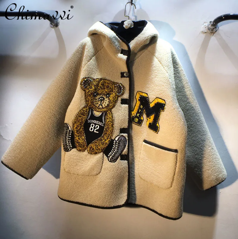 

European Station 2023 Winter Clothes New Fashion Diamond Beaded Bear Jacket Women Loose Slimming Faux Fur Coat Streetwear Coats