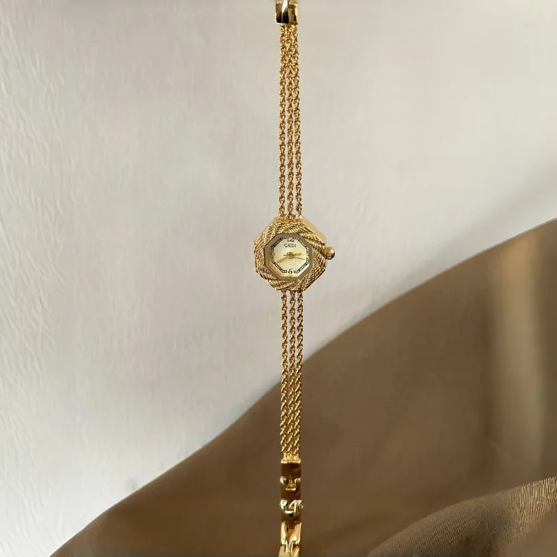 ساعة كوارتز ذهبية فاخرة للنساء بسوار كلاسيكي للسيد...