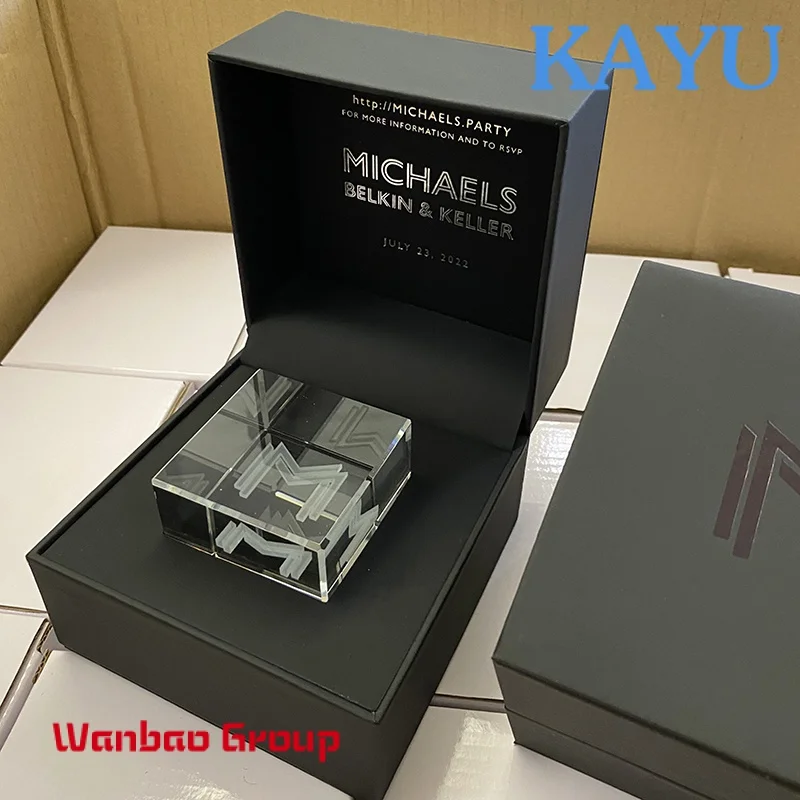 

Custom Custom Logo Luxury high-end fragrance essential oil perfume bottle paper PU leather gift box packaging box