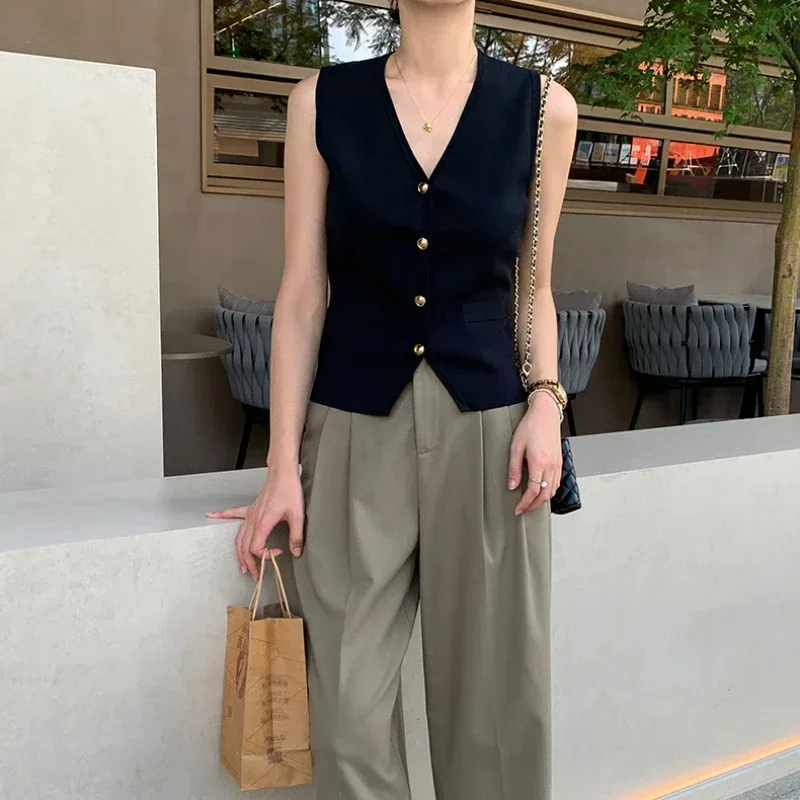 Women Chic France Stylish V-neck Knitted Vest Solid Color Elegant Tops 2025 trends Waistcoat Minimal Style women knitted vest