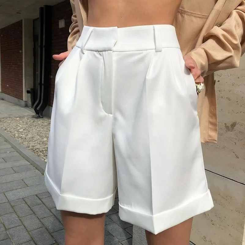 

2022 New Wide-leg Loose Women's Trousers Material Flanging with Pockets Zipper Buttons Solid Color Fashion Casual Shorts