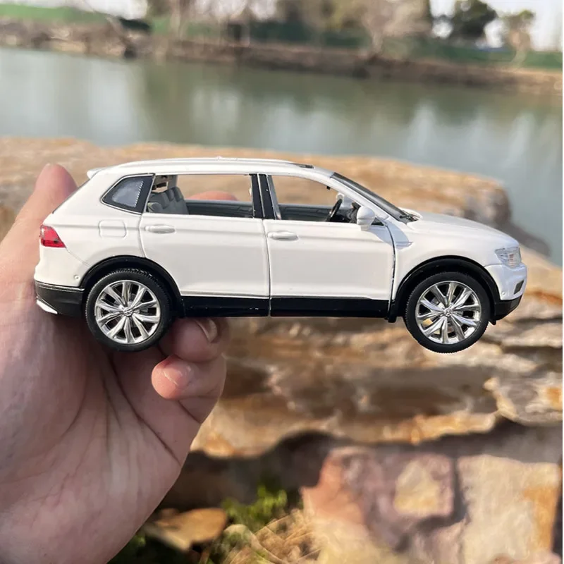 1:32 Scale Diecast Metal Toy Car Model TIGUAN L High Imitation