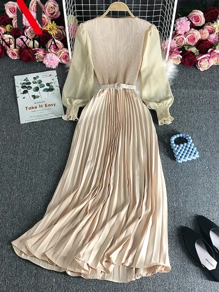 فستان بكسرات أنيق