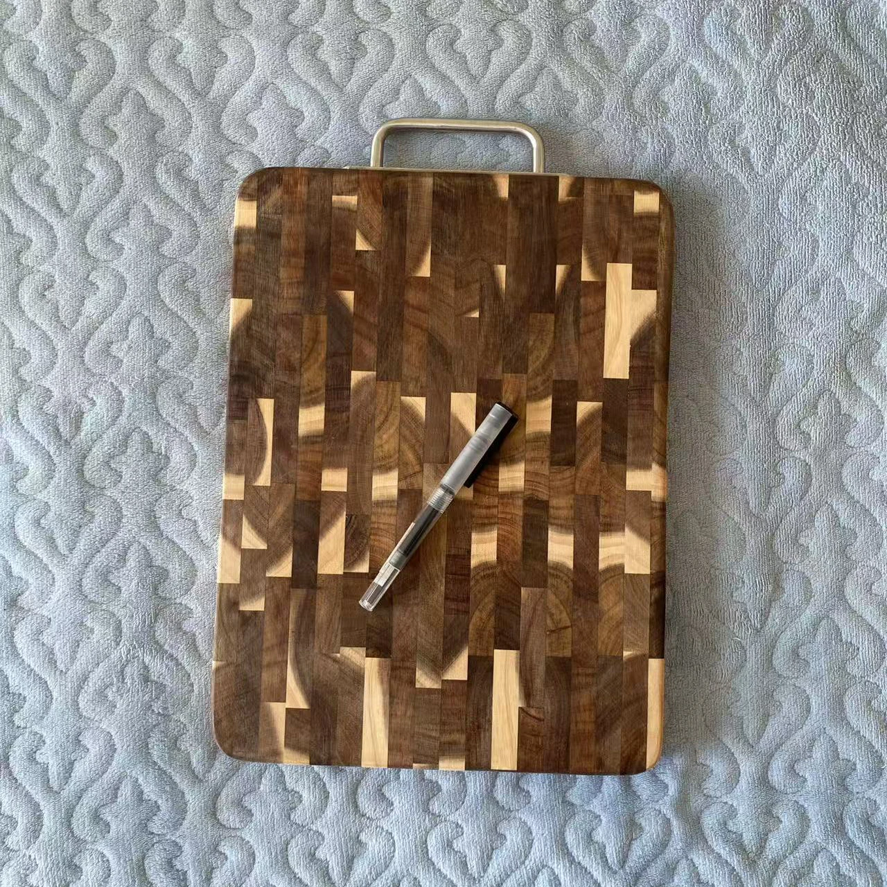 Thick End Grain Acacia Wood Cutting Board, Double Handle Heavy Duty Butcher Block, Mold Resistant Chopping Board for Kitchen 4