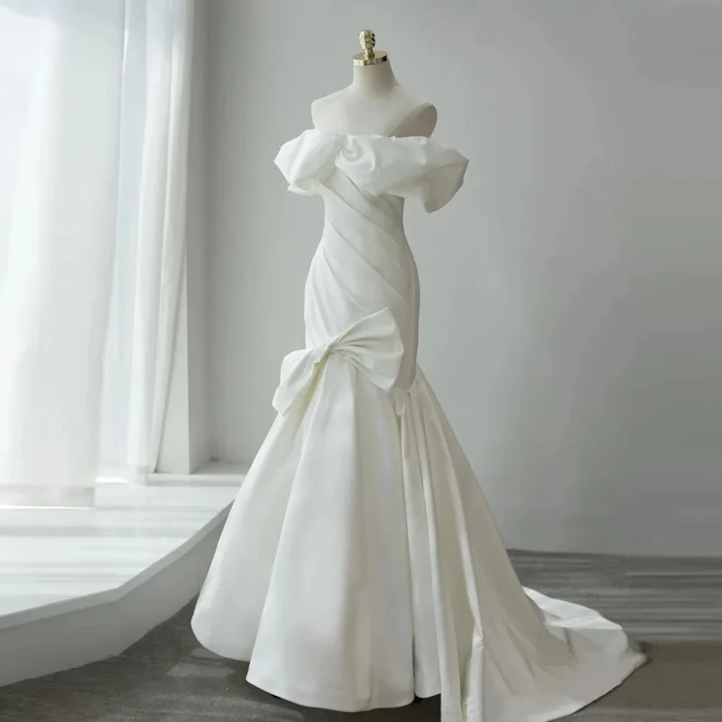 Trailing Robe See15e14d1ecb418cbd649588ff4d2802j.jpg