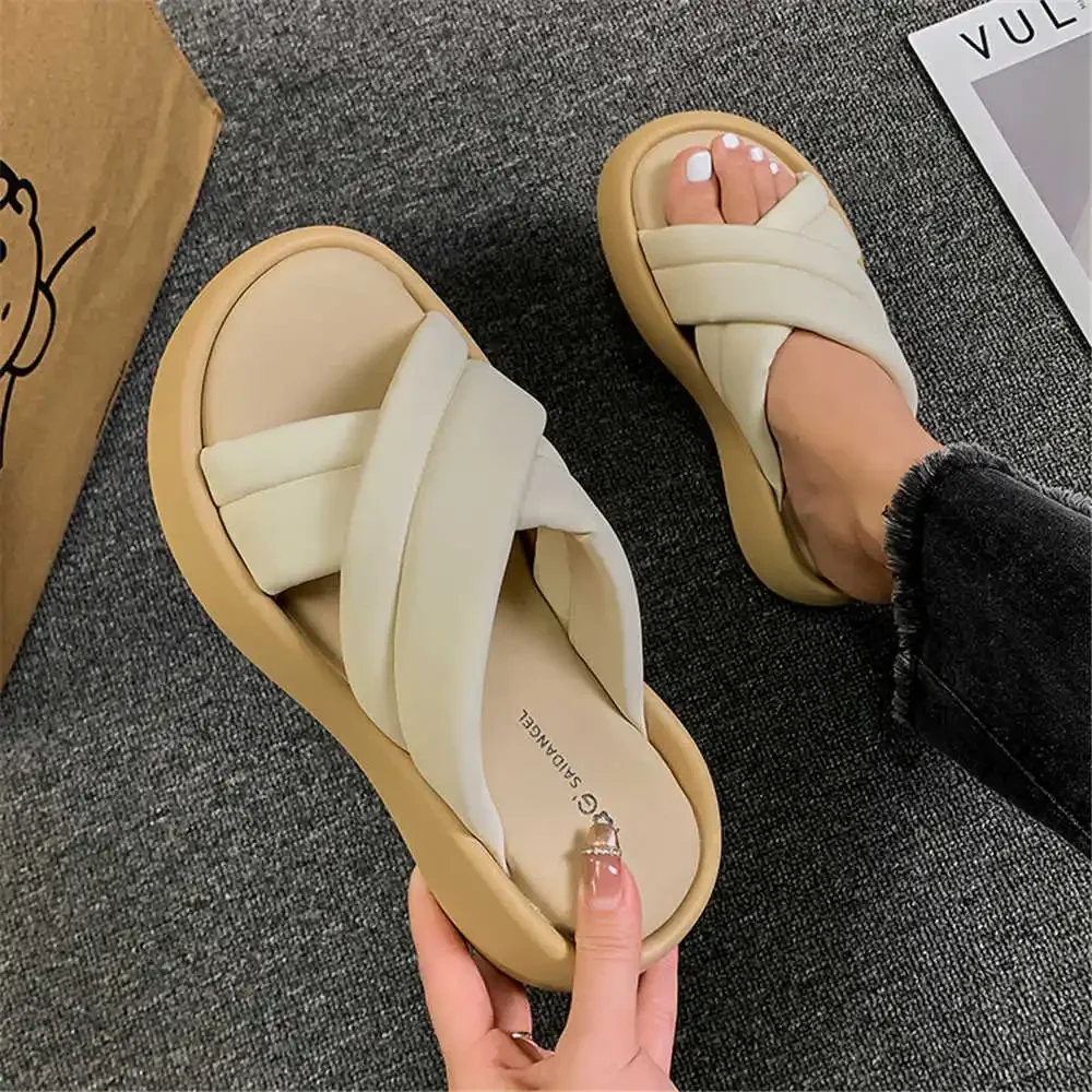 Pantofole Di Marca Per Camera Con Suola Piatta 2024 Sandali Da Spiaggia Scarpe Estive Da Donna Da Donna Sneakers Sport Super Cozy Super Sale Basketes