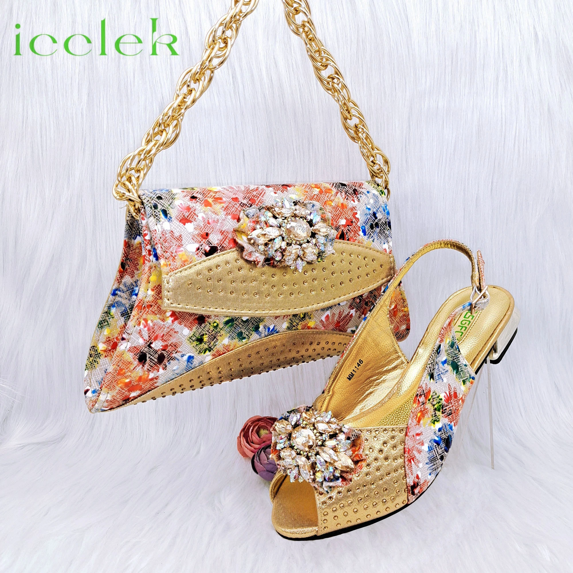 

Gold Color New Fashionable Nigerian Women Low Heels Colorful Print Design Shoes and Bag Set For Ladies Party Pump