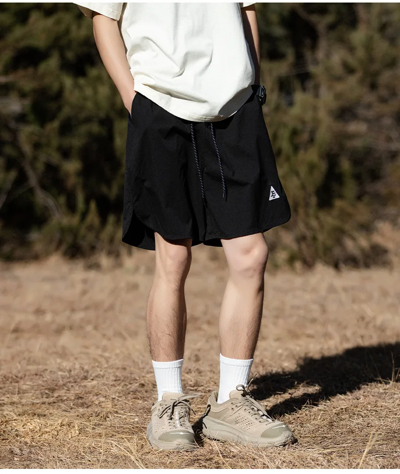 Рисунок 5 - Уличные свободные шорты с вышивкой