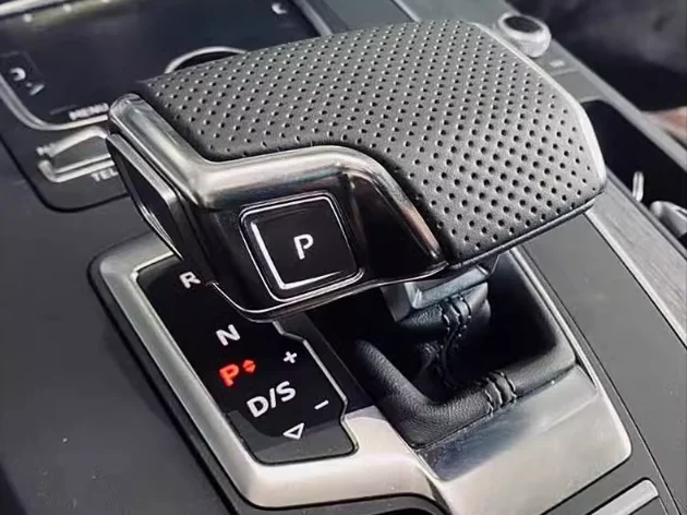 LHD! Für Audi A6 C8 Leder Schalthebelabdeckung mit Loch Schaltknauf perforiertes Leder Auto Styling Konsole Schalthebelgriff Rahmen – Detail 4