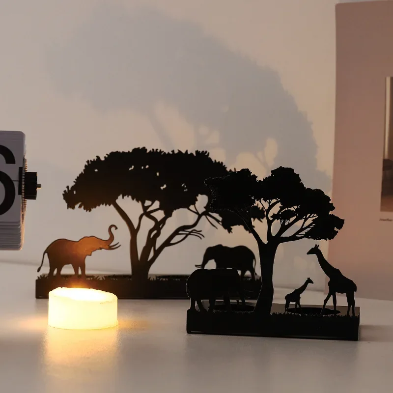 

Iron Art Candle Holder for Romantic Bedroom Decoration, Creative Ornaments, Decorative Arts and Crafts