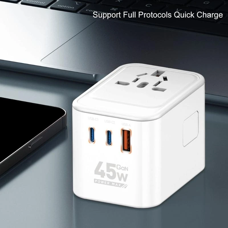 USB C 및 USB가있는 랩톱 및 장치 용 Universal Power 어댑터 45W 65W 포트는 300 개 이상의 국가를 커버합니다.