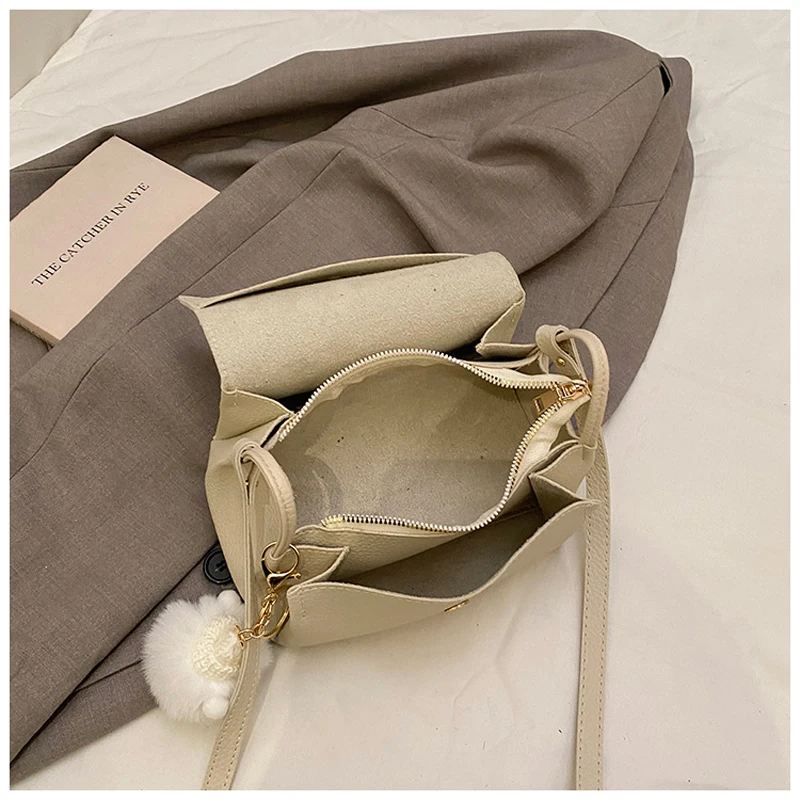 Bag Capacity and Pendant