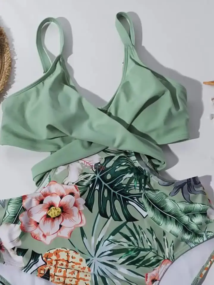 Женский слитный купальник Nike зеленый