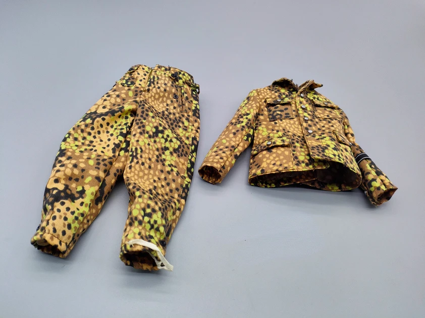 

DID D80171 1/6 Soldier G43 Uniform Coat+Pants+Medals Model for 12''