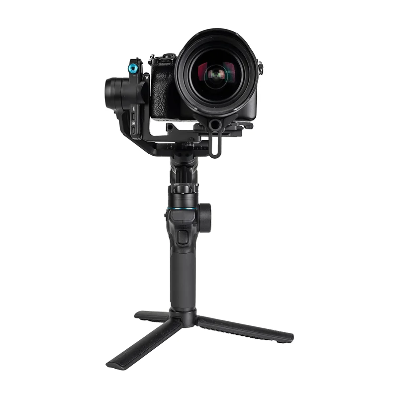 Gimbal SCORP Mini 3 Kit plié dans sa mallette de transport, accessoires inclus.