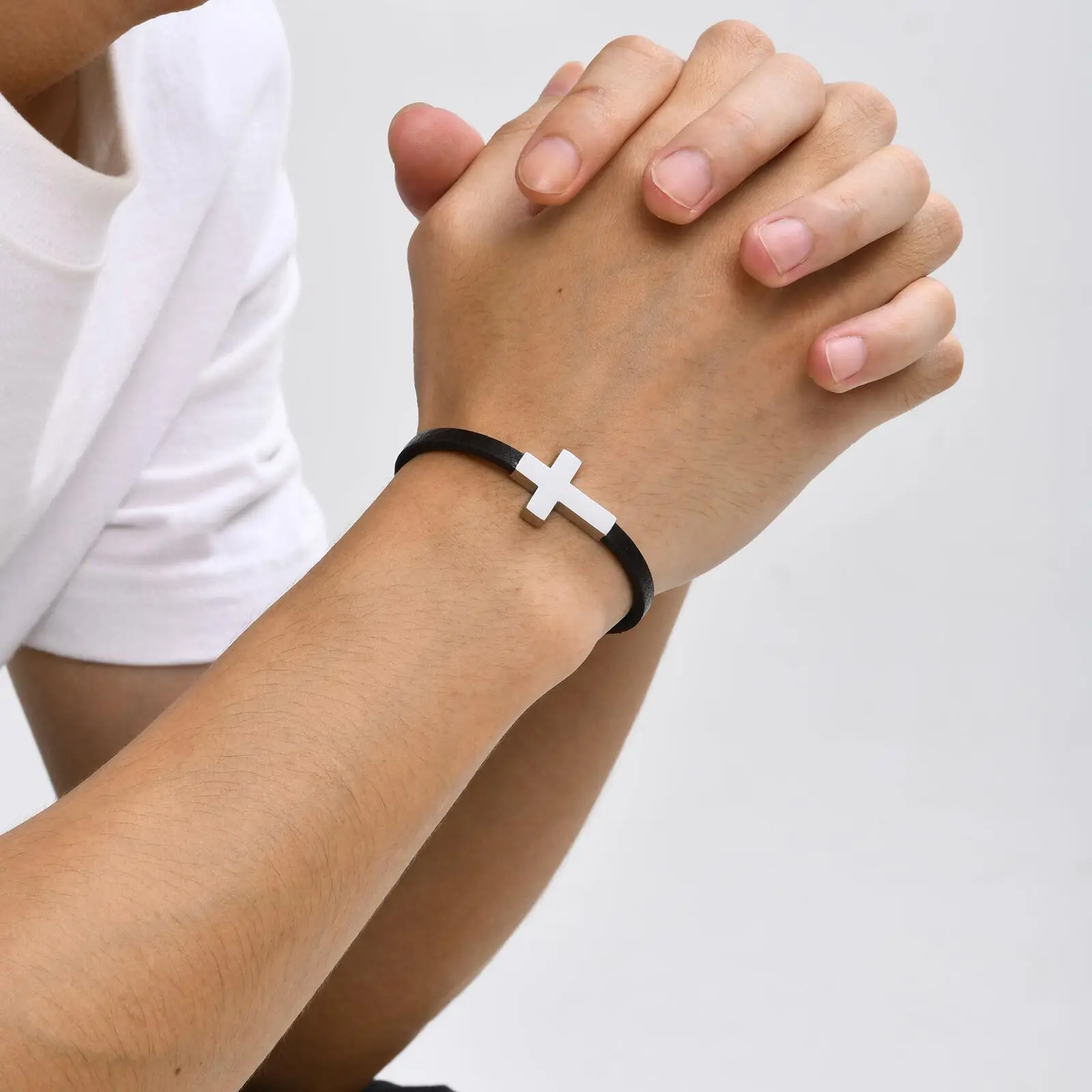 Cross Bracelet for Men Boys,Stainless Steel Cross Charm PU Leather Rope Bracelet,Casual Jewelry Gift