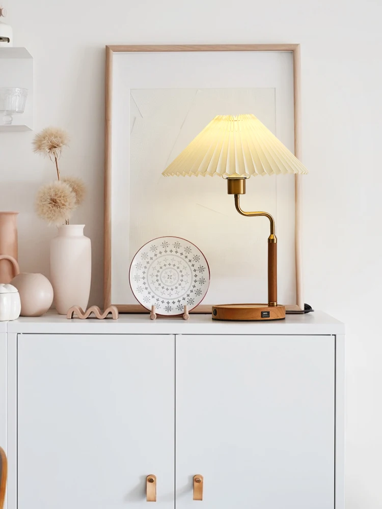 

Qf Wireless Charging Lamp High-End Bedroom Bedside Ambience Light