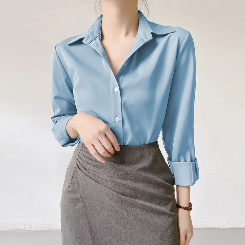thumbnail image 1 of Camisa de satén francés de lujo para mujer con botones: camisa de vestir profesional azul resistente a las arrugas para primavera y otoño de 2024, 1 of 5