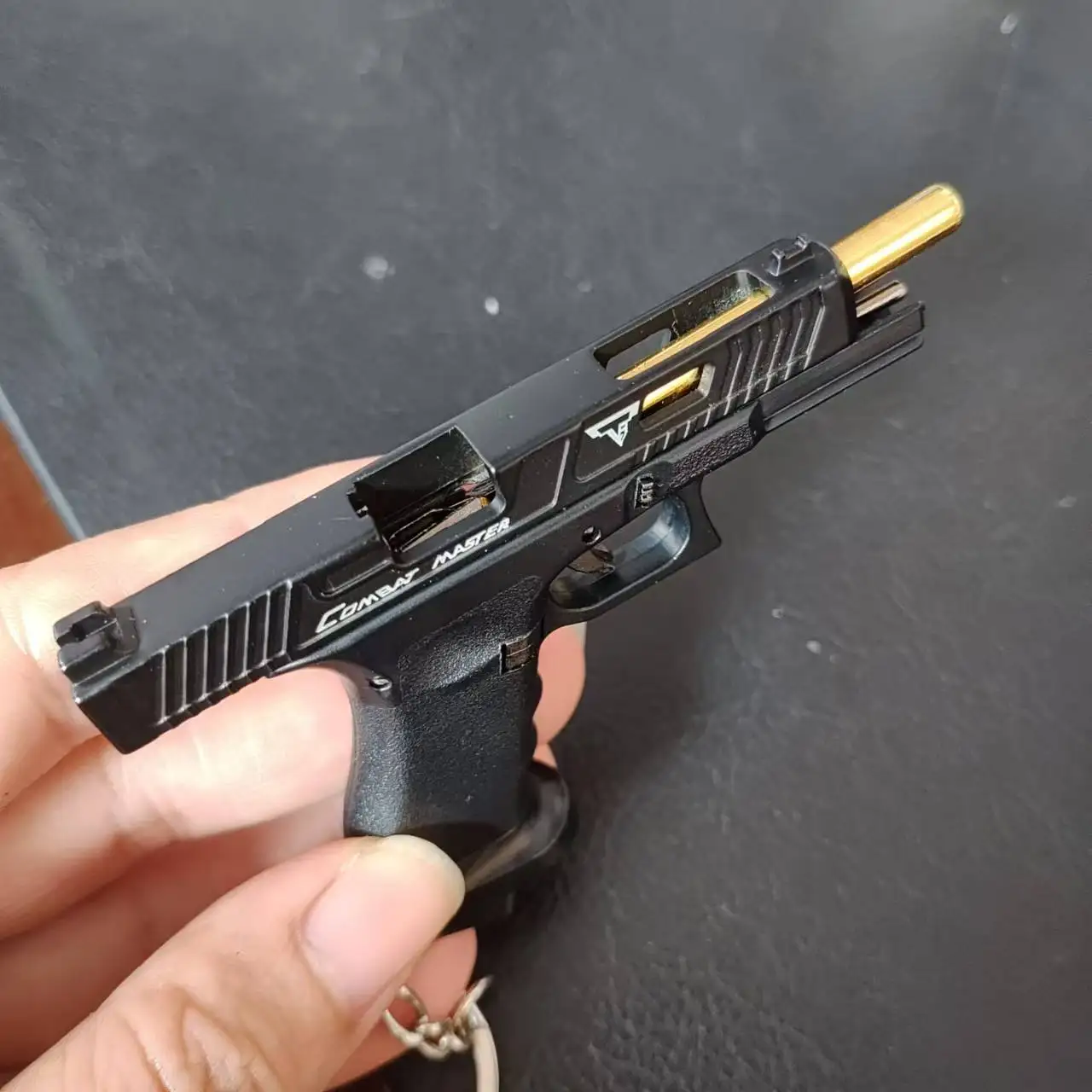 1:3 Semi Alloy G34 TTI Pistol Model 1911 G17 Keychain Disassemble Mini Gun Toy Craft Bag Pendant for Chlidren Adults 4
