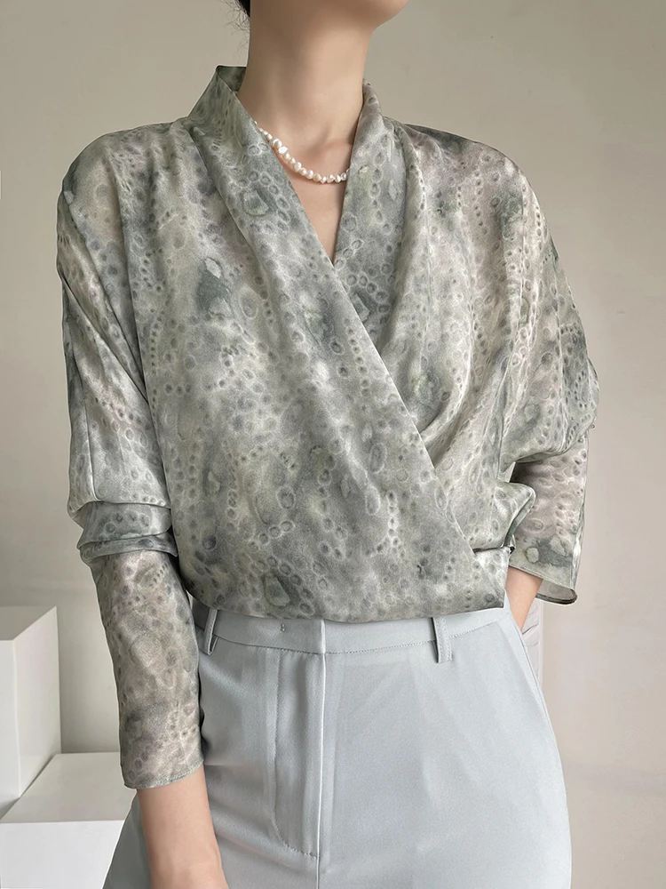 

Spring New Women's V-neck Long-sleeve Printed Top Wrap-style Silk Shirt Breathable Fabric Can Also Be Worn in Summer