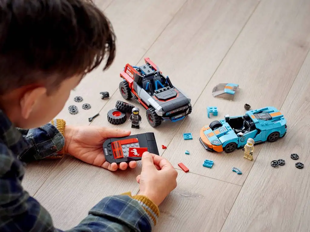 LEGO 76905 Speed Champions Ford GT Heritage Edition and Bronco R 