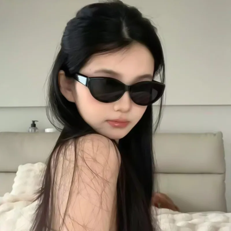 Retro 90s Cat Eye Sunglasses - UV400 Beach & Outdoor Shades, Vintage Fashion Sun Protection Eyewear for Women, Spring-Summer