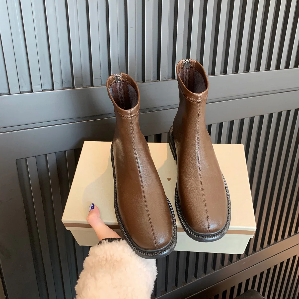 

Женские кожаные ботильоны на низком каблуке, повседневные удобные короткие ботинки с квадратным носком, 2022