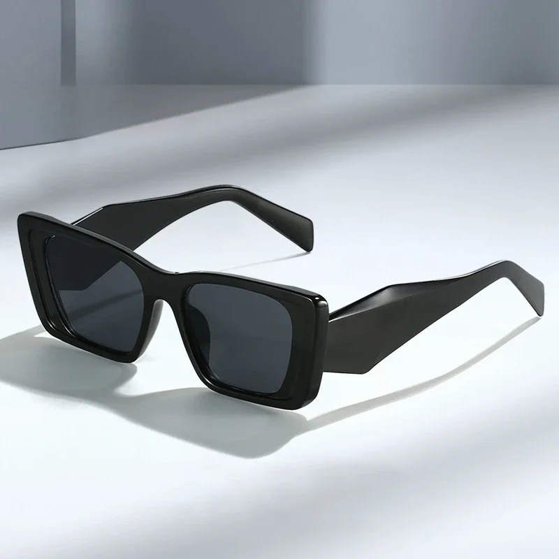 

Europe and The United States New Women's Sunglasses Fashion Show Glasses Retro Square Frame Sunblock Sunglasses