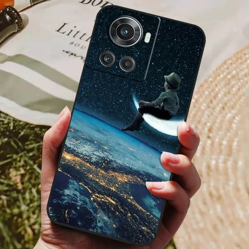 Black Silicone Soft Phone Cover with Lion and Wolf Design - Elegant Protective Case